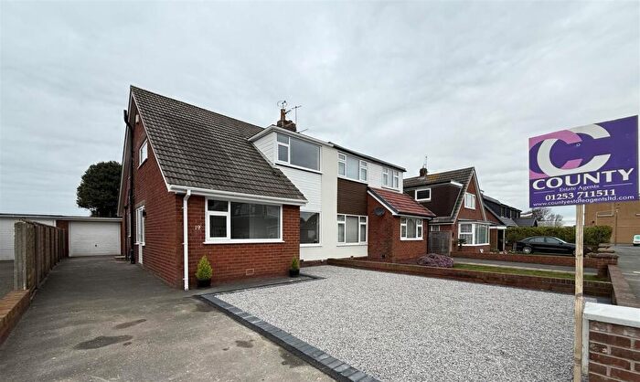 3 Bedroom Semi-Detached Bungalow For Sale In Skipton Road, Lytham St. Annes, FY8