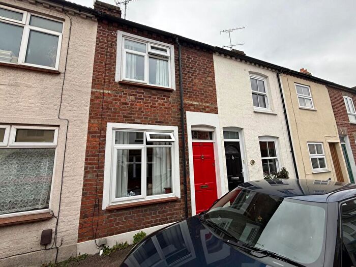 2 Bedroom Terraced House For Sale In Albert Street, Aylesbury, HP20