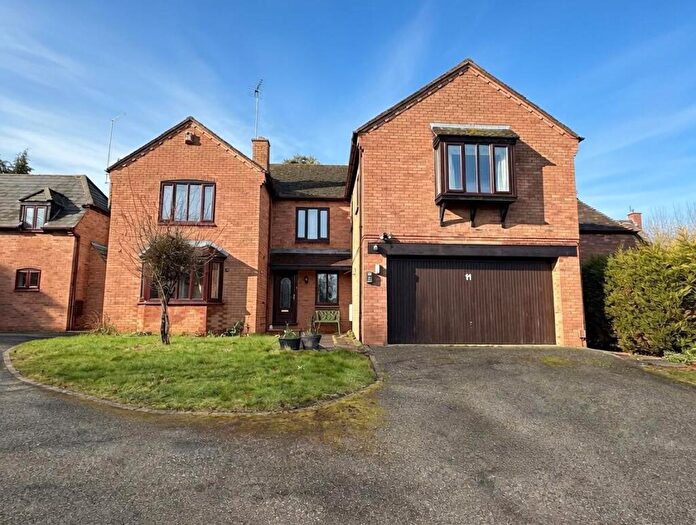 5 Bedroom Detached House For Sale In Cottage Gardens, Great Billing, Northampton, NN3