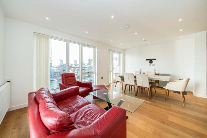 3 Bedroom Flat To Rent In Turnberry Quay, Canary Wharf, E14