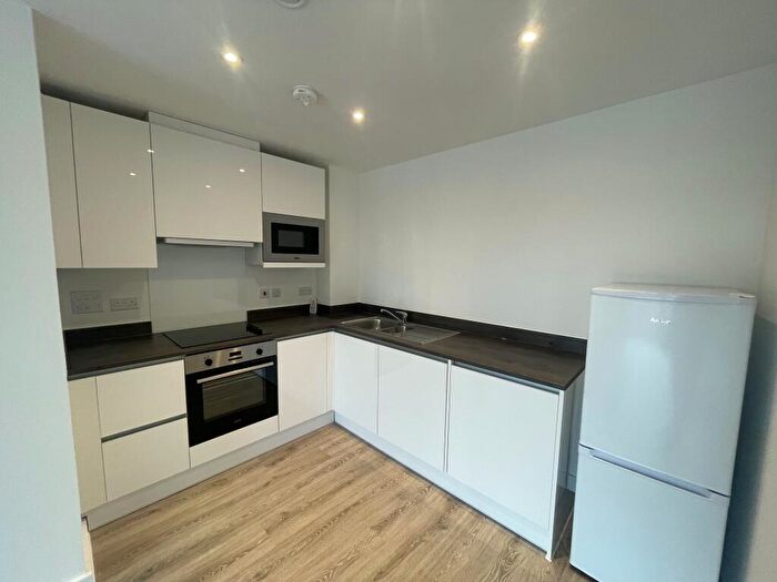 2 Bedroom Apartment To Rent In Strutt House, DE1