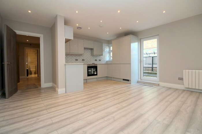 2 Bedroom Flat To Rent In Welling High Street, Welling, DA16