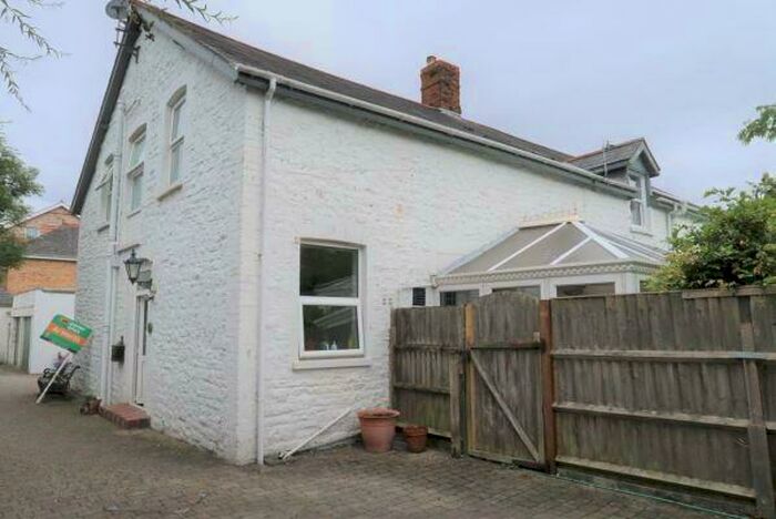 2 Bedroom House To Rent In Gwentlands Drive, Marine Parade, Penarth, CF64