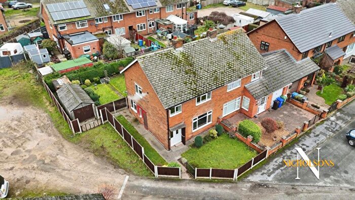 3 Bedroom Semi-Detached House For Sale In A Spacious Three Bed Semi With Great Potential On Briar Lea, DN22