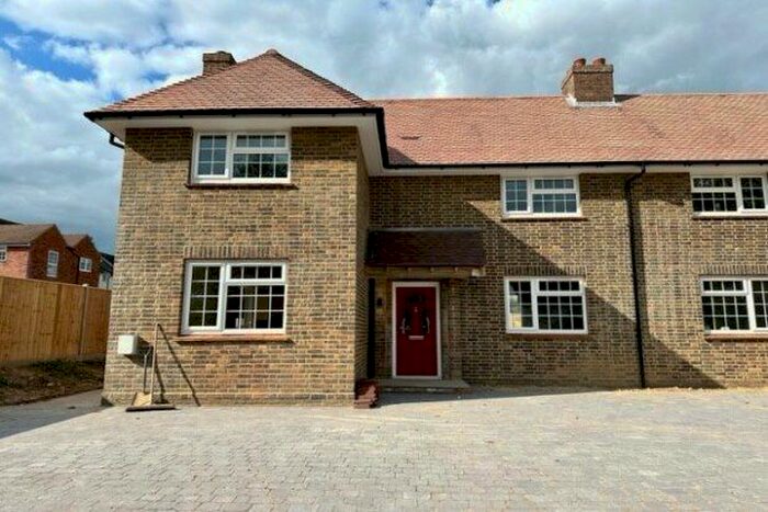 3 Bedroom Semi-Detached House To Rent In Peelers Cottages, Crowborough, TN6