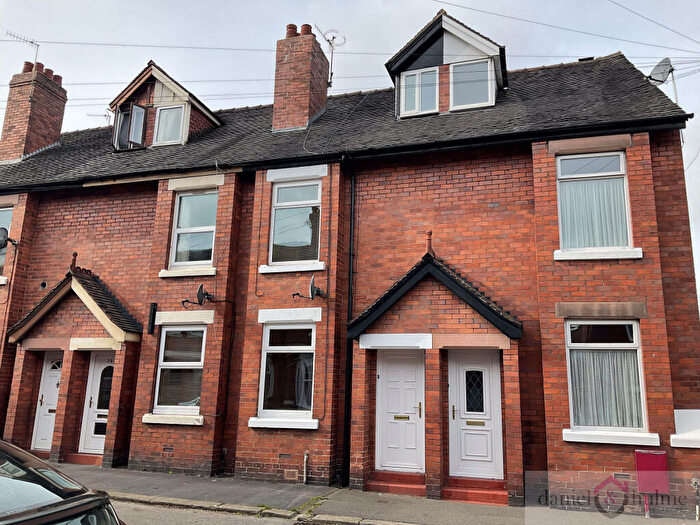 3 Bedroom Town House For Sale In Parker Street, Leek, Staffordshire, ST13