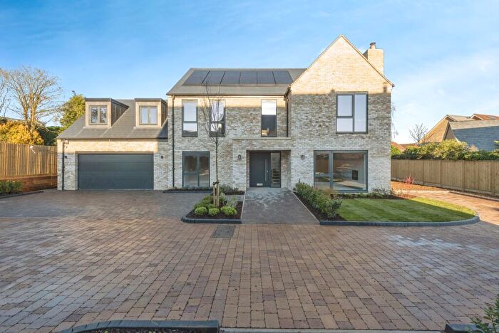 5 Bedroom Detached House For Sale In Meadowsweet, Lower Stondon, SG16