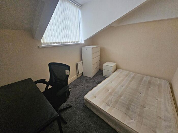 8 Bedroom House To Rent In Inglewood Terrace, Leeds, LS6