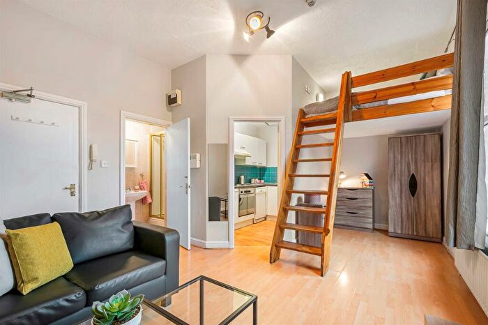 1 Bedroom Property To Rent In Moor View, Hyde Park, LS6