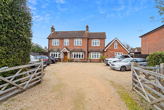 5 Bedroom Detached House For Sale In Pond Approach, Holmer Green, High Wycombe, HP15