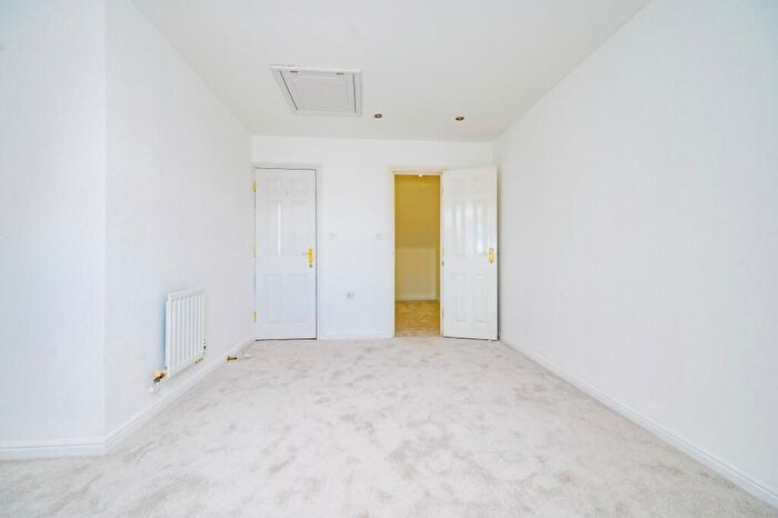 3 Bedroom Terraced House For Sale In Morgan Close, Luton, Bedfordshire, LU4