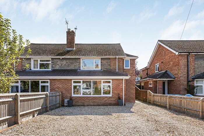 4 Bedroom Semi-detached House For Sale In Freeman Road, Didcot, OX11