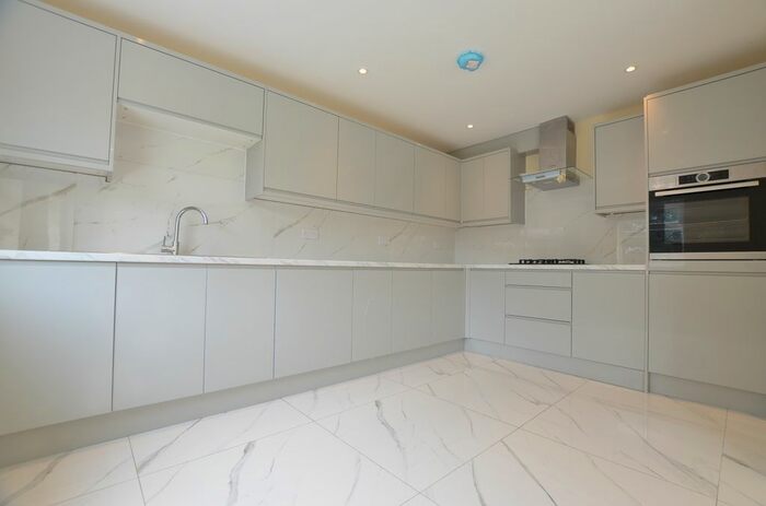 5 Bedroom Detached House To Rent In Woodhill Crescent, Harrow, HA3