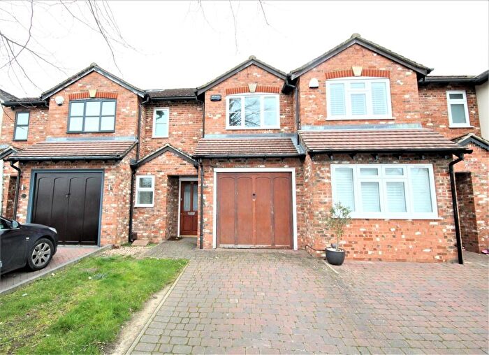 3 Bedroom Town House To Rent In Layters Avenue, Chalfont St Peter, SL9