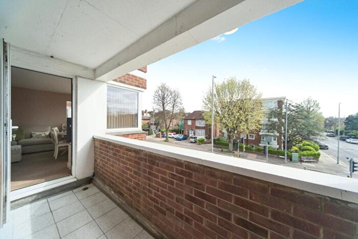 1 Bedroom Flat For Sale In Grasshoppers, The Drive, Hove, East Sussex, BN3