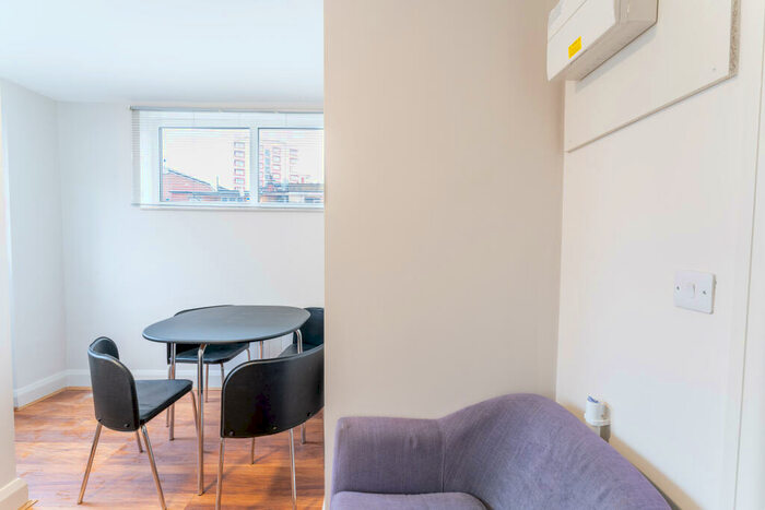 Studio To Rent In High Street, Norwood, SE25