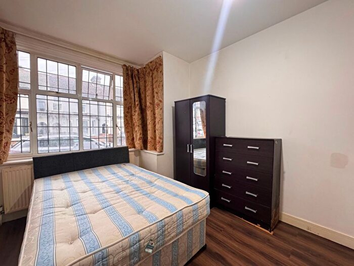 6 Bedroom Terraced House To Rent In Bellclose Road, West Drayton, UB7
