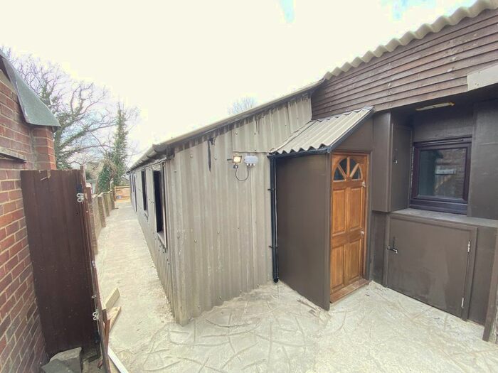 1 Bedroom Flat To Rent In Colchester Road, Romford, RM3