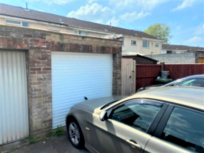 Garage / Parking To Rent In Glenfall, Yate, Bristol, BS37