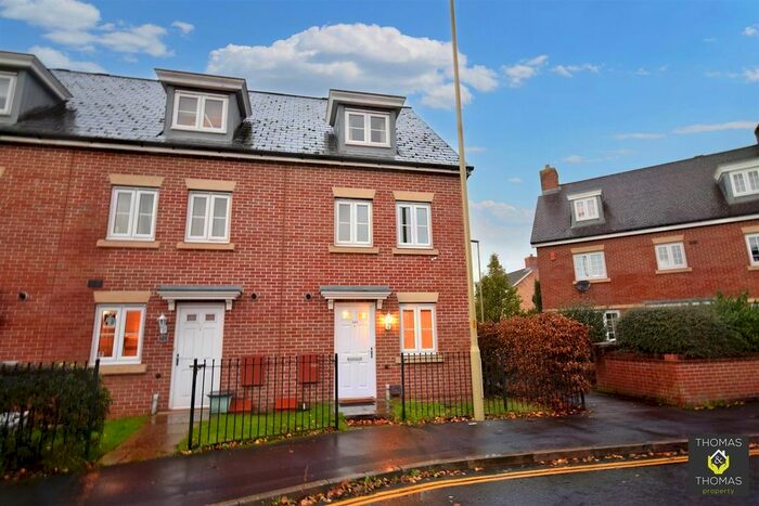 4 Bedroom Town House To Rent In Woodvale Kingsway, Quedgeley, Gloucester, GL2