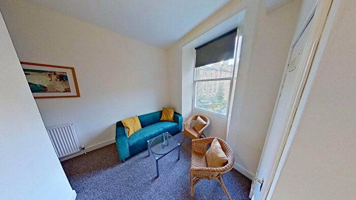 3 Bedroom Flat To Rent In Grindlay Street, Edinburgh, EH3