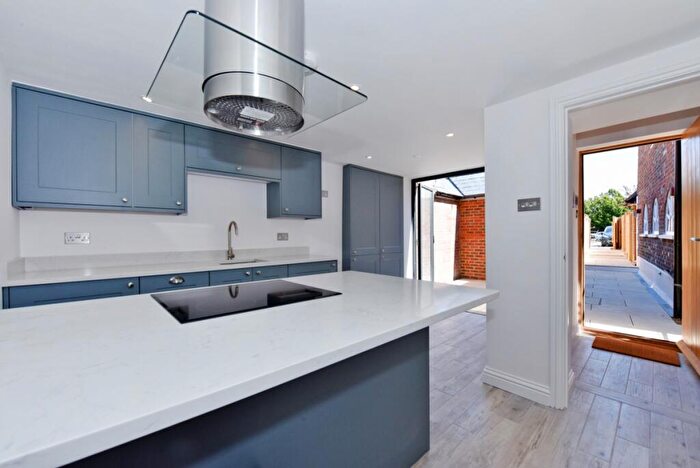 2 Bedroom Terraced House To Rent In Liston Road Marlow, SL7