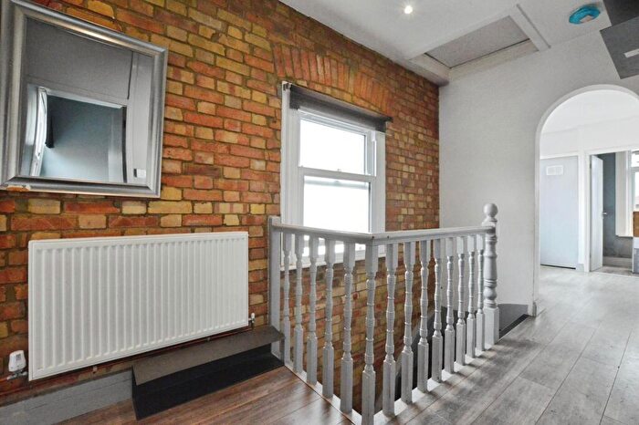 2 Bedroom Maisonette To Rent In Hatfield Road, St Albans, AL1