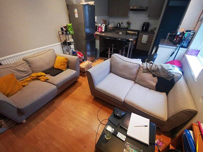 5 Bedroom Flat To Rent In Richmond Road, Roath, Cardiff, CF24