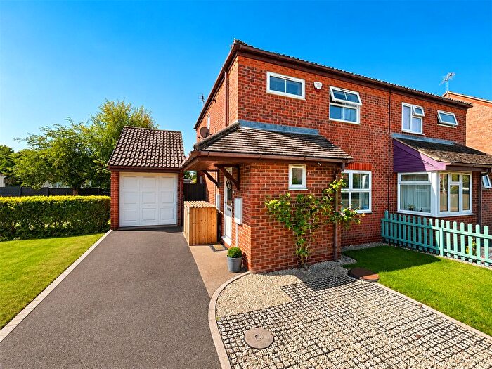 3 Bedroom Semi-Detached House For Sale In Bristol Way, Sleaford, Lincolnshire, NG34