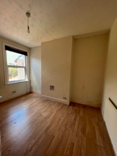 1 Bedroom Terraced House To Rent In Eastern Road, Plaistow, E13