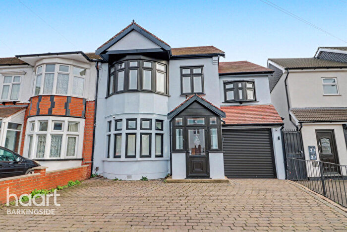 4 Bedroom End Of Terrace House For Sale In Fencepiece Road, Barkingside, IG6