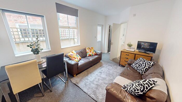 5 Bedroom Semi-Detached House To Rent In Cromwell Street, NG7
