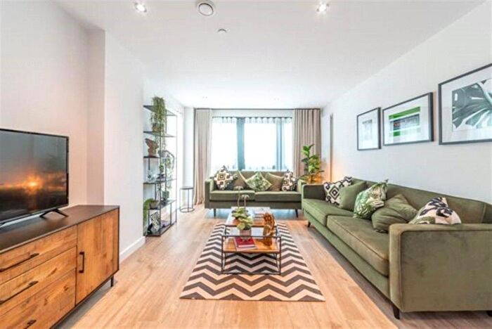 2 Bedroom Flat To Rent In Centric Close, London, NW1