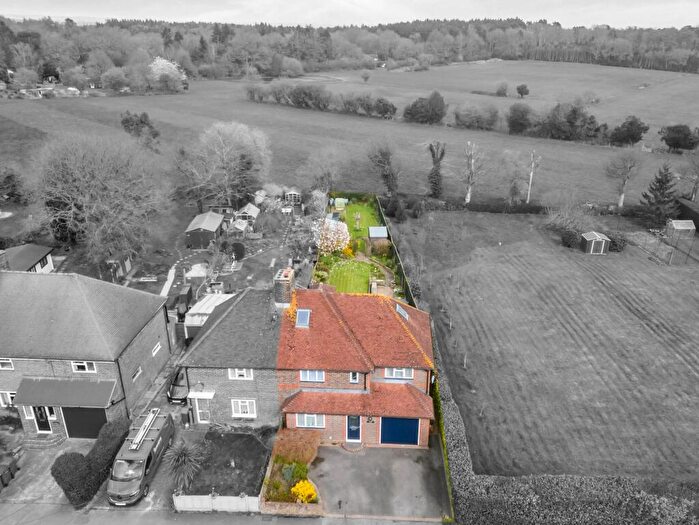 4 Bedroom Semi-Detached House For Sale In Blackhouse Road, Colgate, RH13