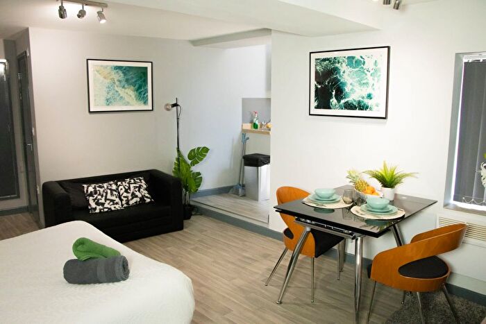 1 Bedroom Flat To Rent In West Bar Green, Sheffield, S1