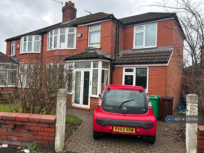 6 Bedroom Semi Detached House To Rent In Yew Tree Road, Manchester, M14