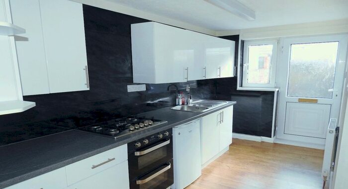 2 Bedroom Terraced House To Rent In Egton Street, Hull, HU8