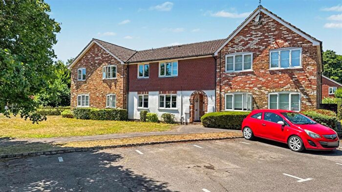 1 Bedroom Flat For Sale In Broadhurst, Farnborough, GU14