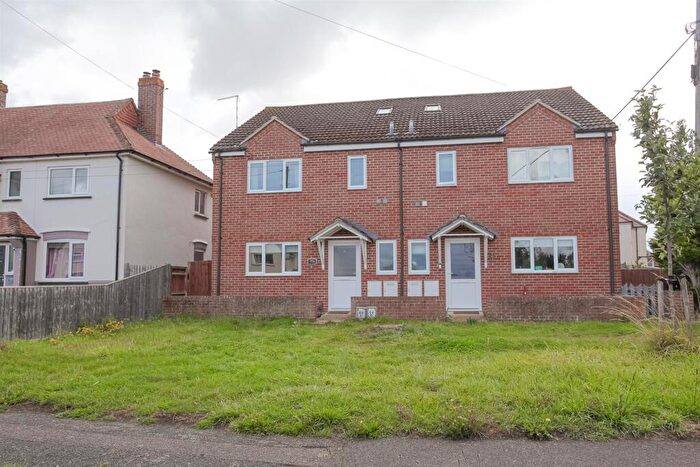 4 Bedroom Semi-Detached House To Rent In Hilliat Fields, Drayton, OX14
