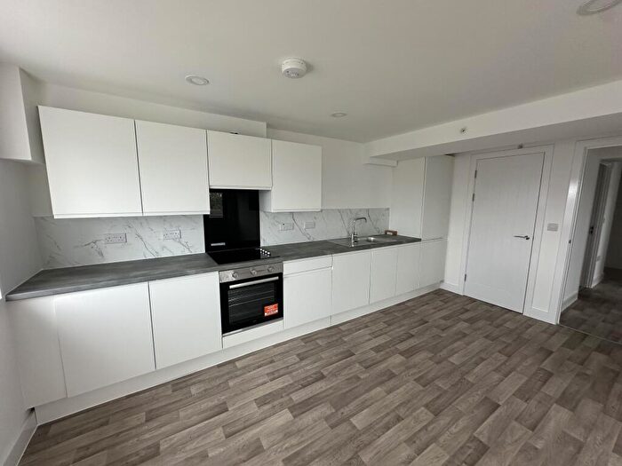 2 Bedroom Apartment To Rent In The Lighthouse, Chruch Walk, L20