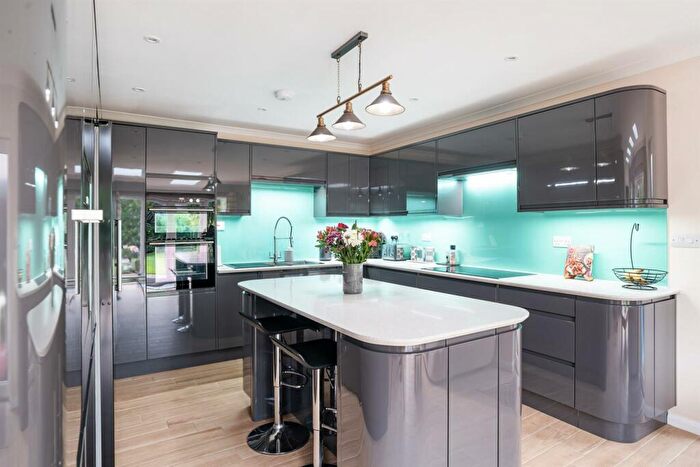 4 Bedroom Detached House For Sale In Golden Avenue Close, East Preston, BN16