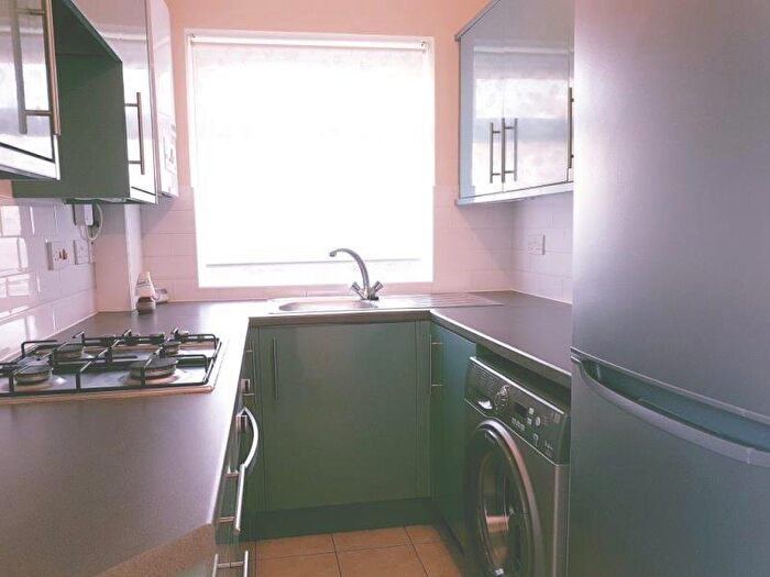 2 Bedroom Maisonette To Rent In Lansbury Road, Enfield, EN3