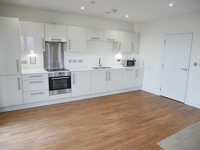 2 Bedroom Flat To Rent In Windsor Road, Ealing, W5