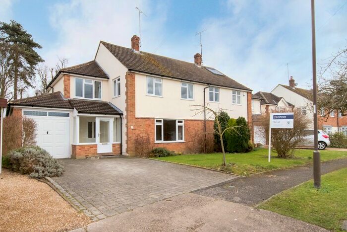 5 Bedroom Semi-Detached House To Rent In River Park Drive, Marlow, SL7