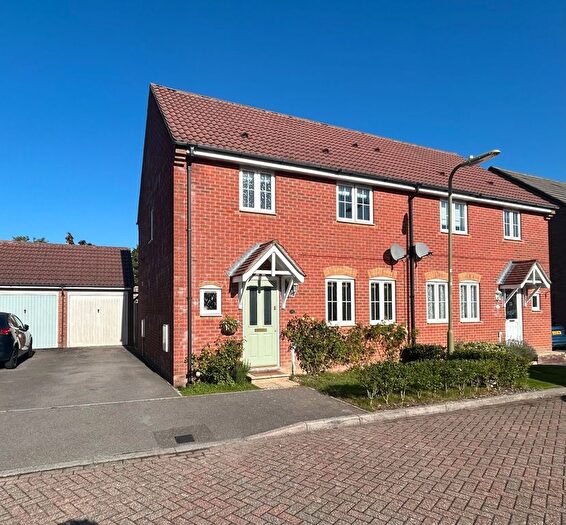 3 Bedroom Semi-Detached House For Sale In Harrier Green, Holbury, SO45