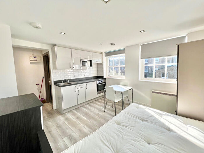 Flat To Rent In Drakes Courtyard, NW6