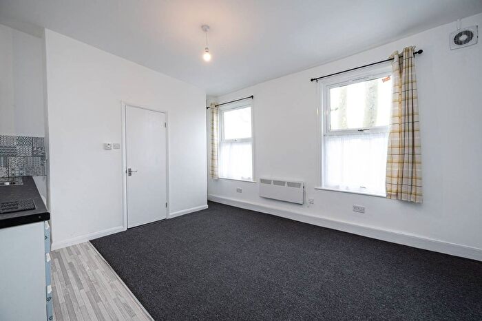 Studio To Rent In Bodney Road, Hackney, London, E8