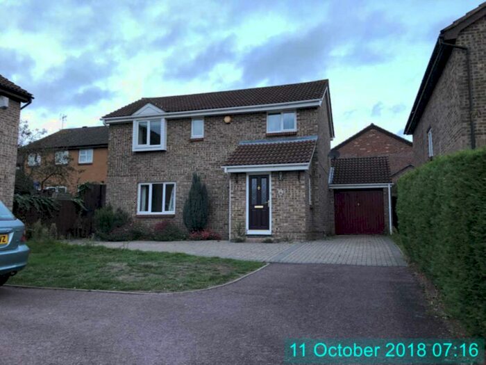 4 Bedroom House To Rent In Beauchief Close, Lower Earley, RG6