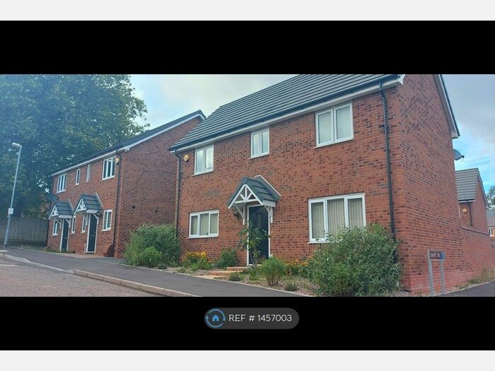 3 Bedroom Detached House To Rent In Brewer Street, Walsall, WS2