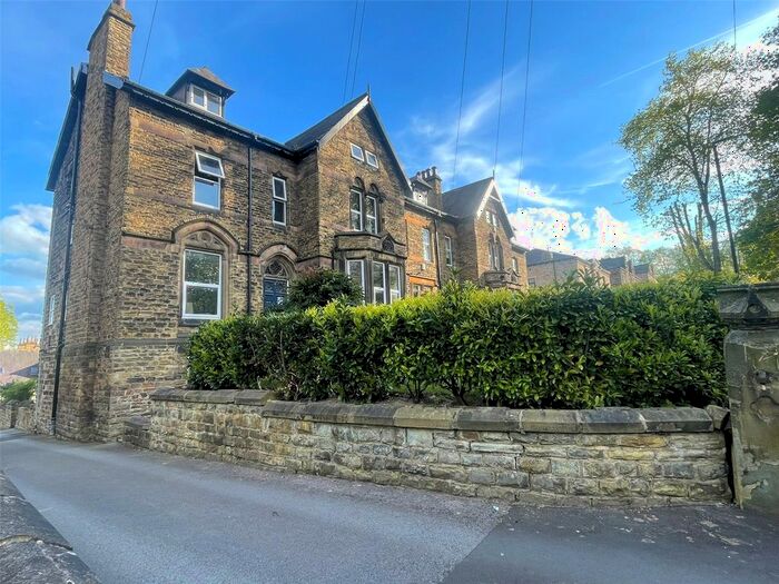 3 Bedroom Flat To Rent In Oxford Road, Dewsbury, Kirklees, WF13
